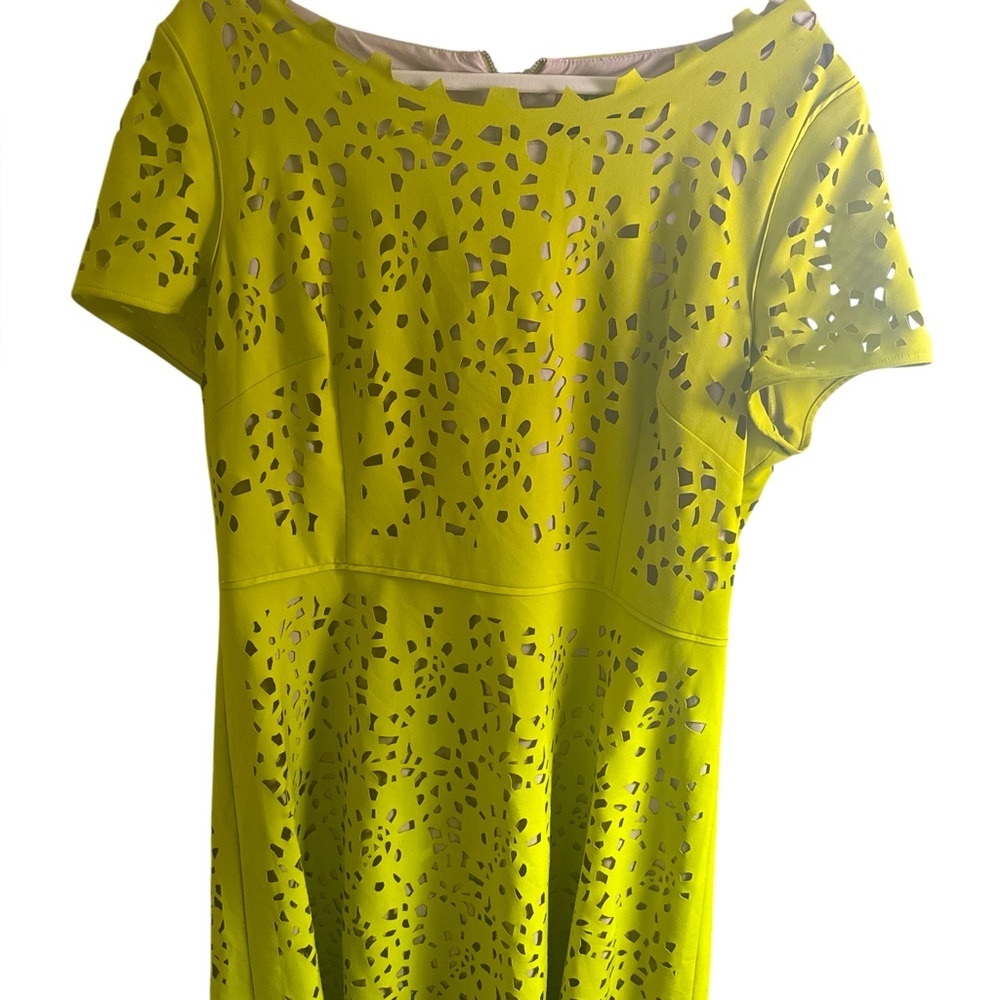 Focus By Shani Women’s Elegant Lime Green Laser-Cut Fit & Flare Dress Size 16